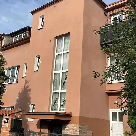 Flat With Heart And Art Homestay szállás *